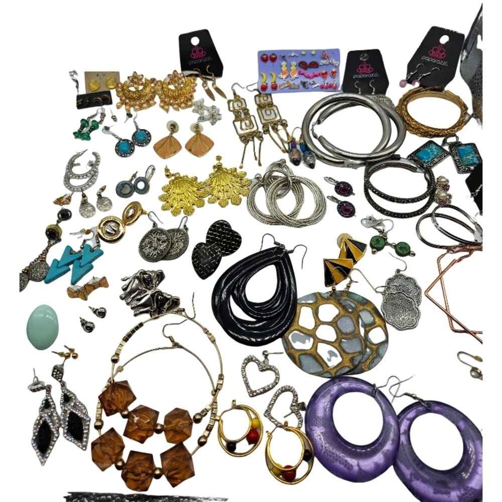 Lot 100 Pieces Earrings 50 Matched Wearable Pairs Pierced Earrings  Assorted
